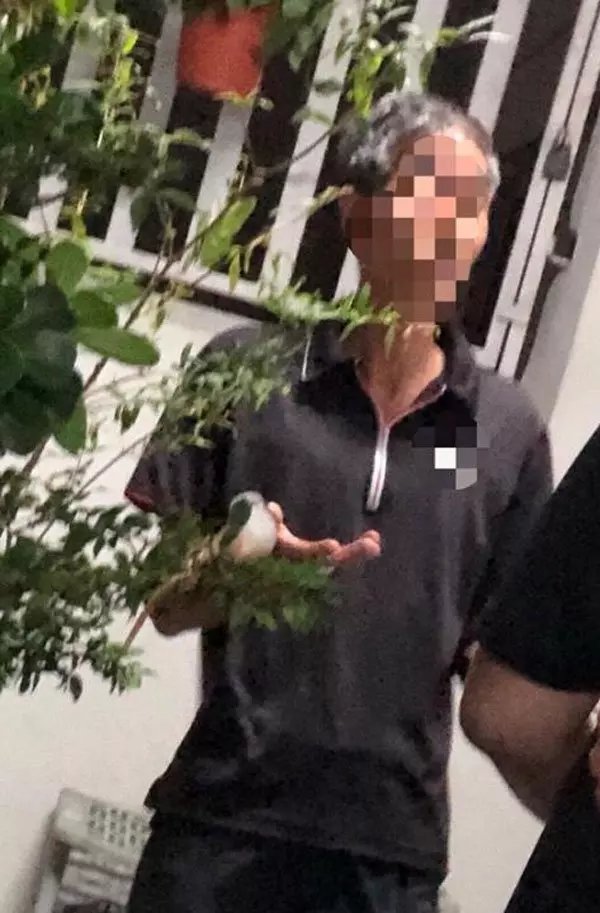 獅城情侶棄嬰案,面容憔悴的爸爸也找不到兒子,希望兒子不要做傻事。