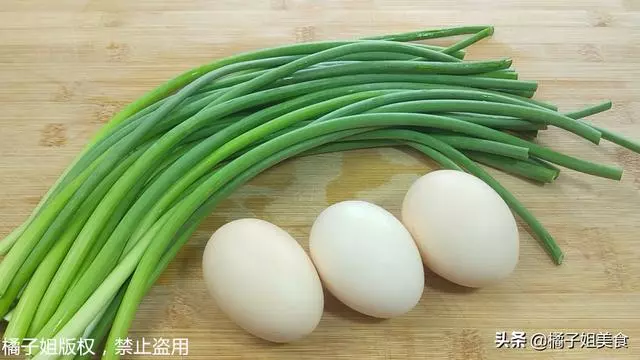 蒜苔這樣做太好吃了,教你秘製做法,營養又過癮,我家一周吃5次
