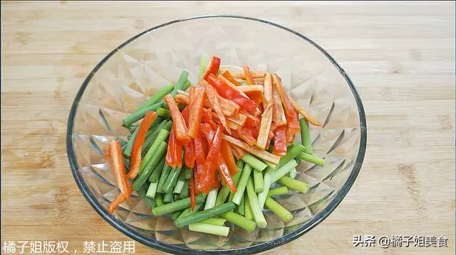 蒜苔這樣做太好吃了,教你秘製做法,營養又過癮,我家一周吃5次