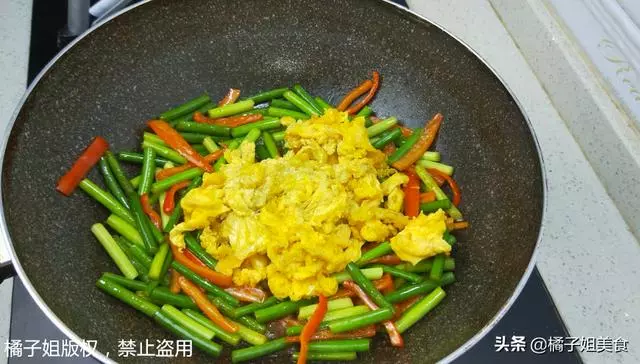 蒜苔這樣做太好吃了,教你秘製做法,營養又過癮,我家一周吃5次