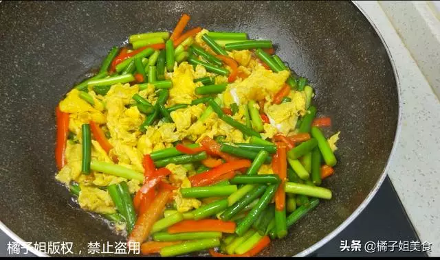 蒜苔這樣做太好吃了,教你秘製做法,營養又過癮,我家一周吃5次
