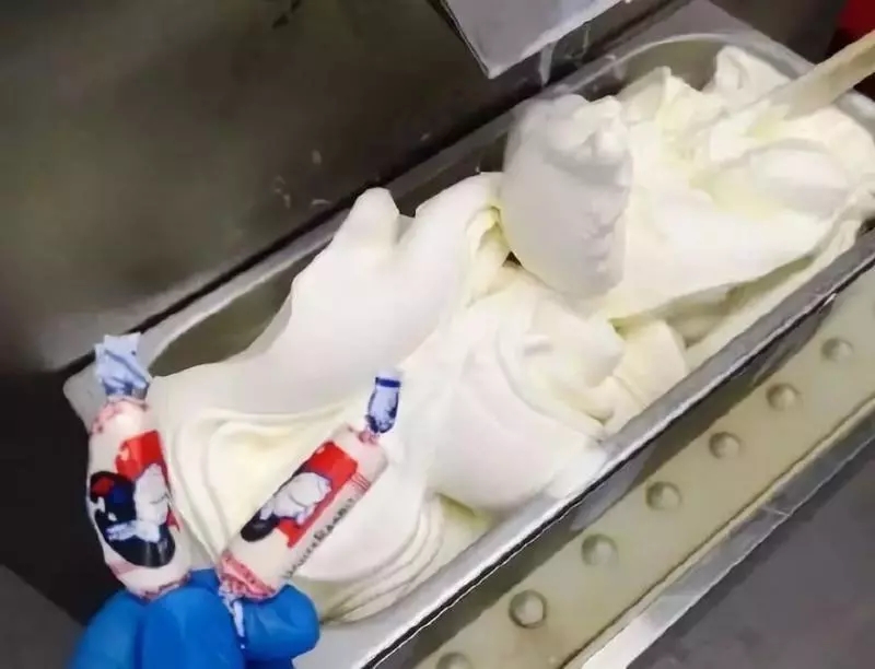 想吃!大白兔竟然出冰淇淋了?!網友:中國在搶貓爪杯,美國在搶冰淇淋...