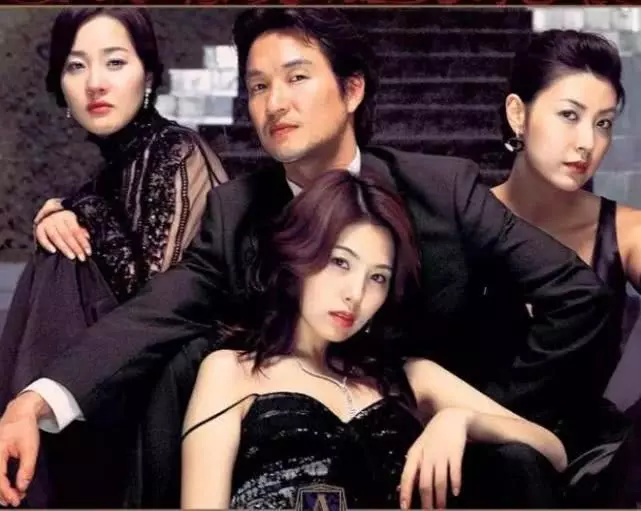 女模特艷照不慎外泄,韓國警方卻得到了眾多女星「外賣」的實