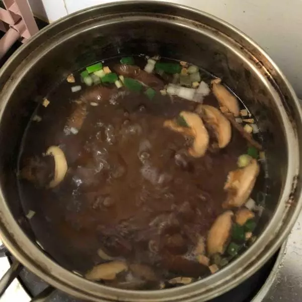 春天,女人不想做黃臉婆,這湯要多吃,祛濕美容養顏,做法特簡單