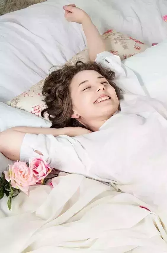 懶人都有的10個壞習慣,中1個年輕5歲,越懶越長壽!