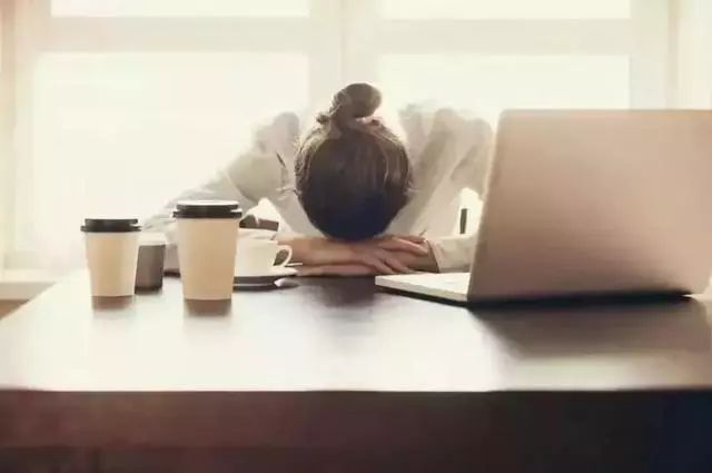 懶人都有的10個壞習慣,中1個年輕5歲,越懶越長壽!