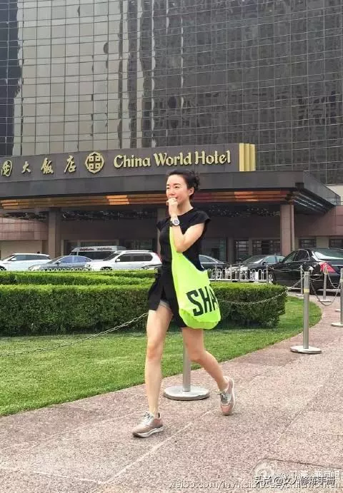 想要做一個能保持長久吸引力的女性,不妨跟著瀟灑姐學習自律人生