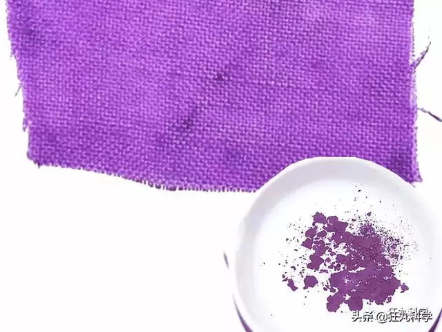 國旗為什麼沒有紫色的?別問,問就是窮