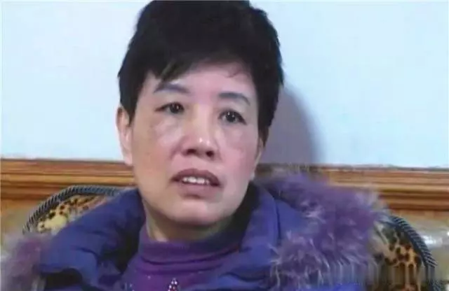 離婚16年後,前夫將她接回家與現任妻子同住,前妻的丈夫:侮辱我