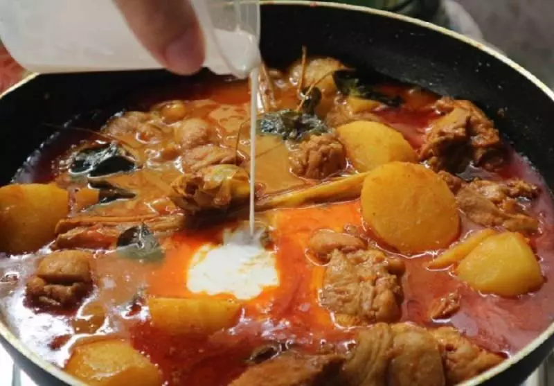 最具大馬風味的【咖喱雞】食譜大公開!配飯/ 麵包都一級棒!趕緊收藏哦(太強大了!)
