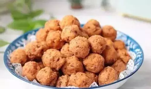 豬肉豆腐丸子,外酥里嫩,好吃又好做,做一盤瞬間就沒了