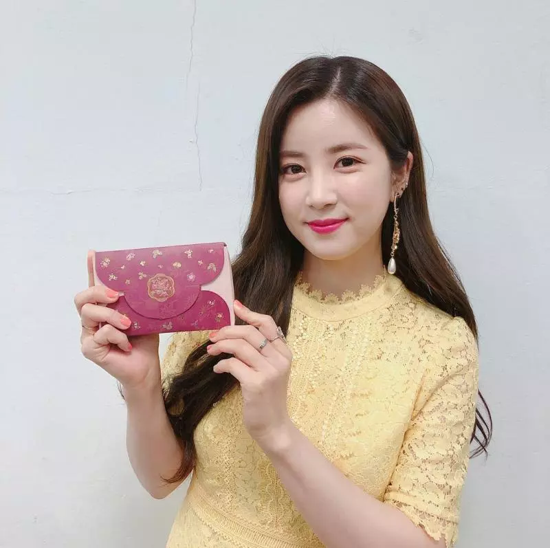 [Apink][分享]190303 今天的壽星真的超級美啦！官方最喜歡在生日的時候放絕美「私藏」畫報啦！