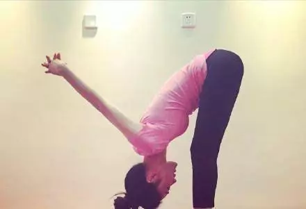 每天5分鐘,7個簡單拉筋術,助你撥慢衰老時鐘,40歲變25歲
