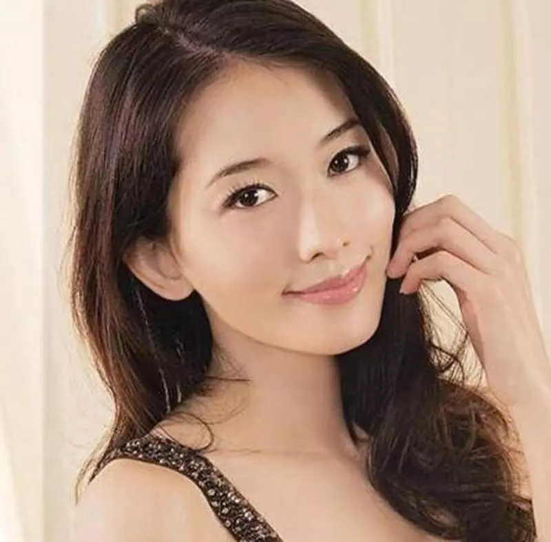 林志玲自曝上學時沒人追,當看到她學生照,網友:我也不敢追