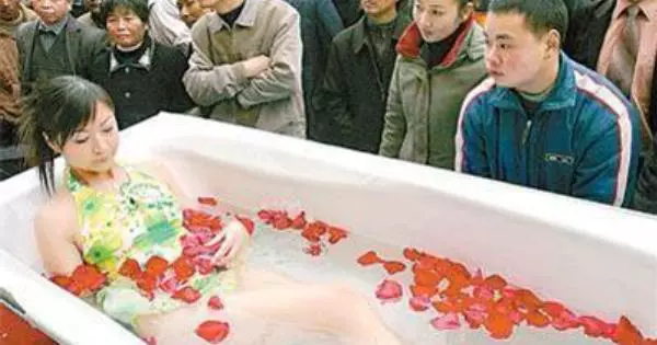 【注意】女人在這幾種情況下千萬別洗澡,後果很嚴重!女人一定要看看