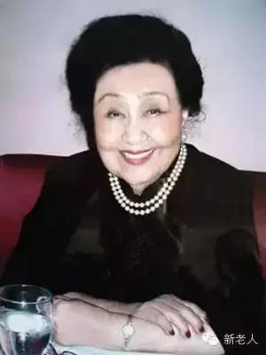 她已經111歲,仍擦著香水,穿高跟鞋到處走,也從不吃補品,她的長壽之道竟然是...知道了都能像她一樣快樂!