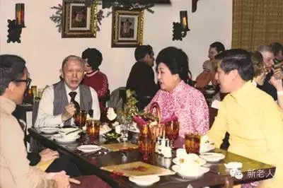 她已經111歲,仍擦著香水,穿高跟鞋到處走,也從不吃補品,她的長壽之道竟然是...知道了都能像她一樣快樂!