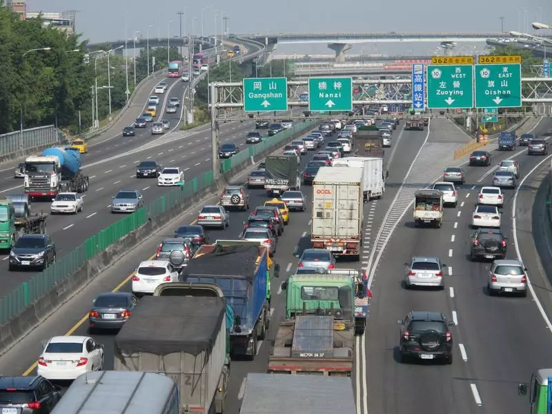 注意!下交流道「插隊」會被重罰 政府新增18處電眼:最高罰六千