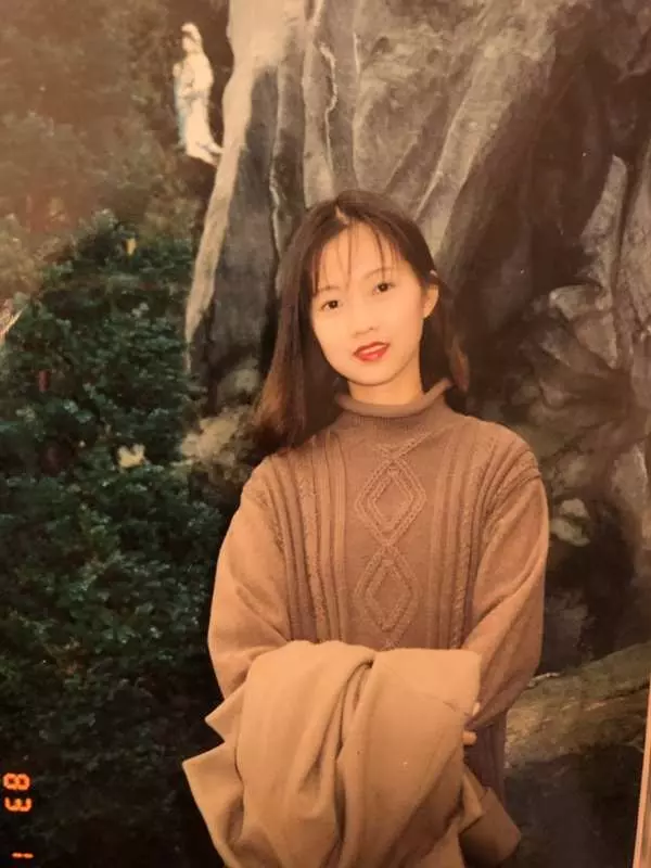 「我不怪妳,只想看看妳,抱抱妳!」28年第一次見面!他擁抱生母哭到不行,讓戶所人員也跟著鼻酸!
