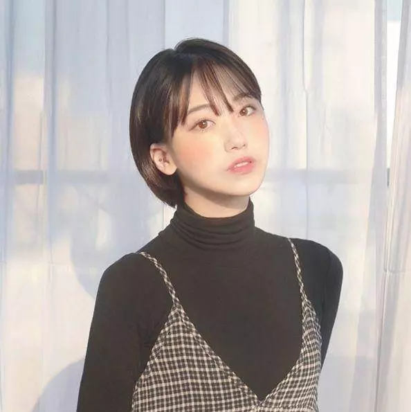 37歲宋慧喬換髮型了,直接把長發減掉,一款波波短髮,直接顯小20歲,阿姨瞬間變少女~