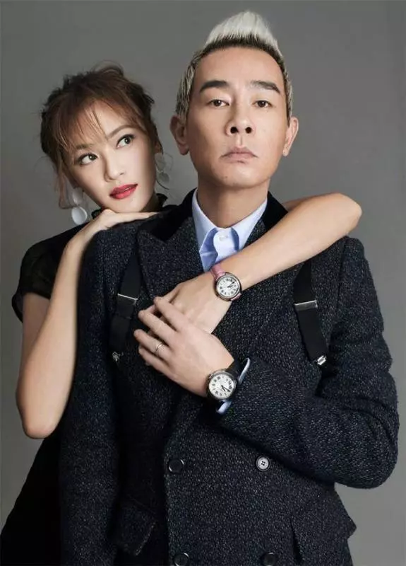 陳小春應采兒結婚9周年重拍婚紗照,這塗鴉式婚紗照有點有趣
