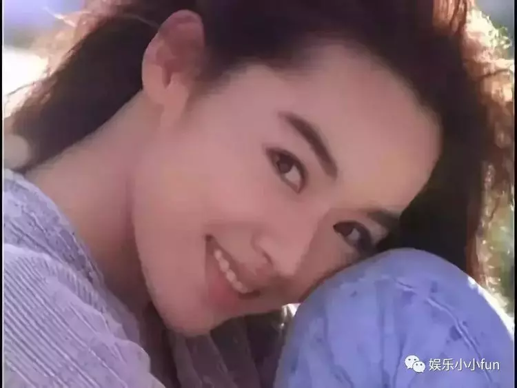 她陪富商睡 ?!一連被爆4個男友,原來都是假清純 ?!