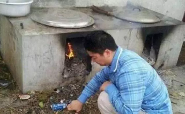 弟弟破產,問三個哥哥借錢只有大哥肯借,五年後沒借的都悔不當初
