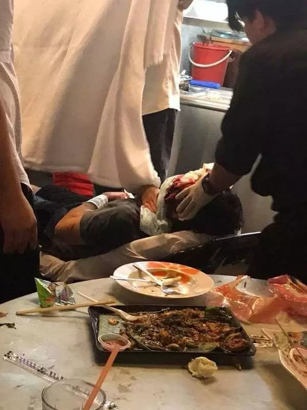 【新山皇后】精神病院剛出院 33歲華裔青年美食中心砍傷人 .....