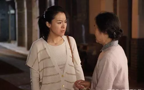 我生了兩個兒子,婆婆兩套房都給小叔子,婆婆哭著找上門,我笑了