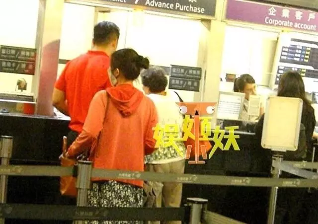 汪小菲機場遭老婦人問路,他的一個「貼心舉動」讓網友讚爆:大S嫁對人了!
