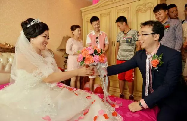 岳母要求妻子給小舅子買房,妻子怒吼:別想讓我再做「伏弟魔」