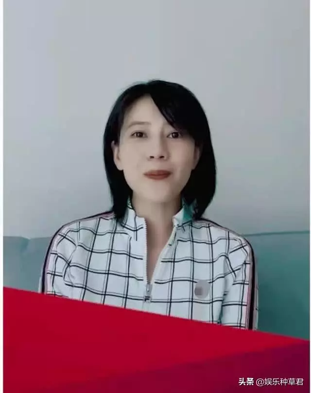 高圓圓被曝懷孕後終於公開露面,樣子變了臉腫鼻大被指孕相明顯!