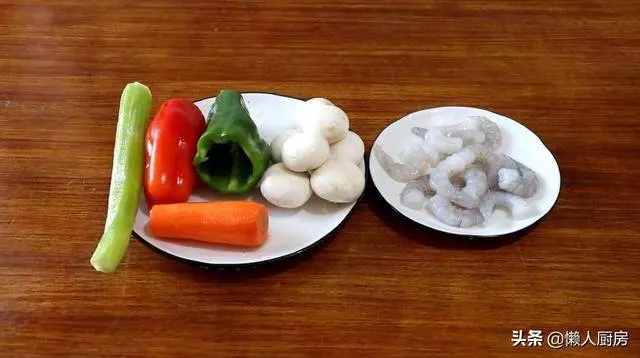 教你做五色蝦仁,蝦肉鮮香嫩滑,清新爽口,好吃到停不下來