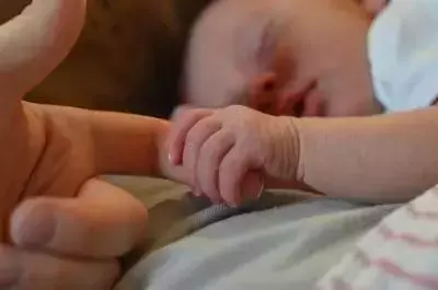 老公不聞不問再長的產假都是折磨,高品質的婚姻是爸爸懂得給媽媽放假