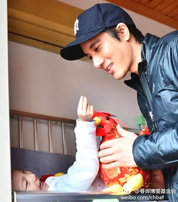 王力宏年收破4億「9成都拿來做公益」 與妻養22個孩子私下超節儉