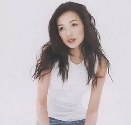 舒淇曬與劉嘉玲合影夸其年輕,劉嘉玲搞怪回應:一直在吃防腐劑!