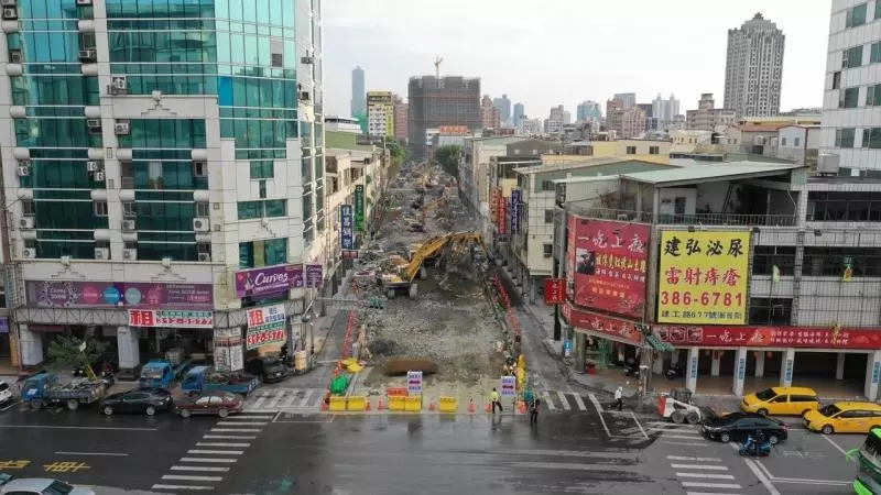 高市府4天火速剷平自立陸橋 316續拆大順陸橋