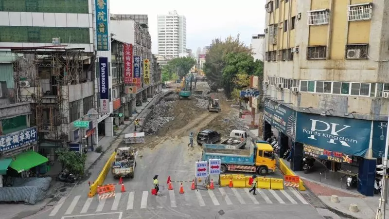 高市府4天火速剷平自立陸橋 316續拆大順陸橋