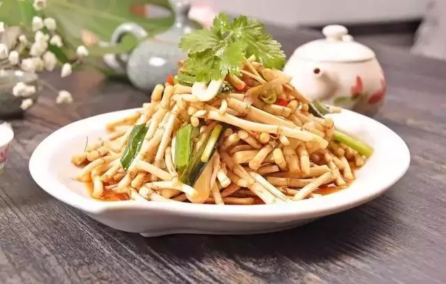 多吃這四種草,少吃很多葯,比人蔘鹿茸還有效!