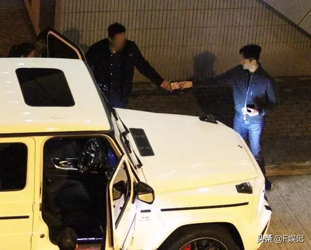 錄節目秀恩愛,私下逛街零交流,袁詠儀張智霖鏡頭前後兩幅面孔?