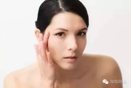 身體僵硬有啥解藥?身體僵硬的6大危害(附瑜伽拉伸)