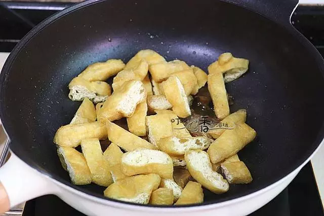 豆腐加它一起煮,不放一粒鹽,咸鮮軟綿,越吃越香,出奇美味!