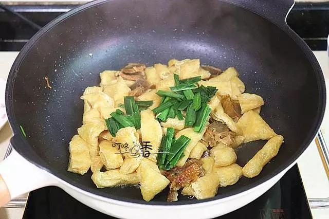 豆腐加它一起煮,不放一粒鹽,咸鮮軟綿,越吃越香,出奇美味!