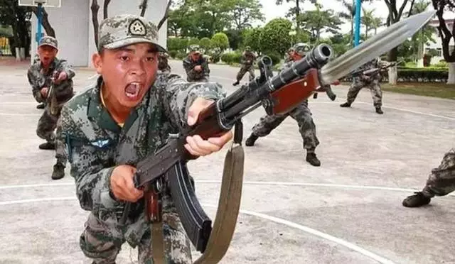 看完解放軍訓練後,有美專家表示:希望他們永遠別出國門