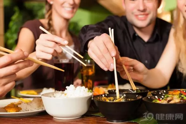 為什麼減肥的時候,總愛多吃幾口?原因有這4點