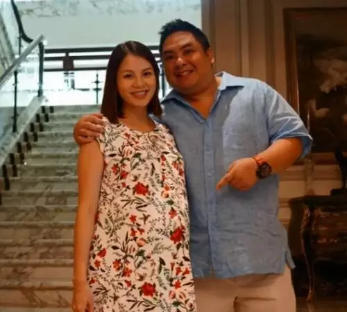 【新加坡薄餅大王兒子離開】丈夫走了一個月, 李美玲: 半夜孩子哭,沒有爸爸抱 !