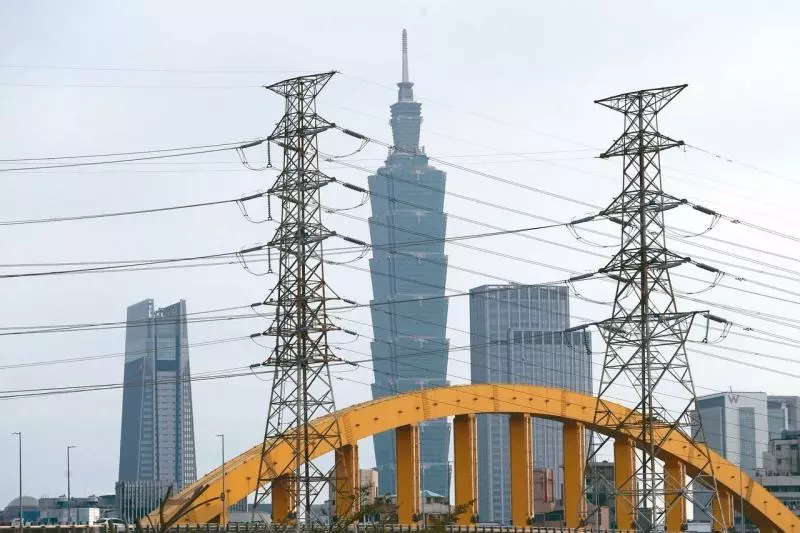 經濟委員會表示,推估二○二五年的電價將 大漲3成