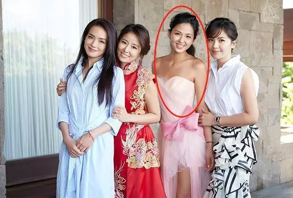 林心如小8歲妹妹曝光,是我們熟悉的她,網友:難怪一直不願公開!