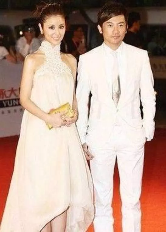 蘇有朋婚期曝光,女友美豔超心如,網友:難怪不遵守40年協議!