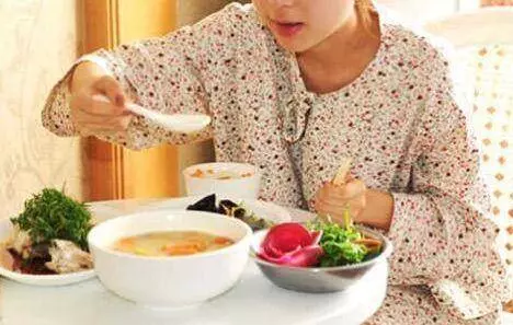 婚後3年給了家裡20萬,生病的時候,家人一番話讓我徹底清醒